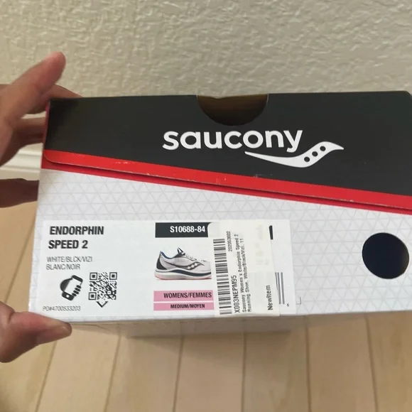 Saucony White/ endorphin speed 2 / womens size 11/NWT - Picture 5 of 5